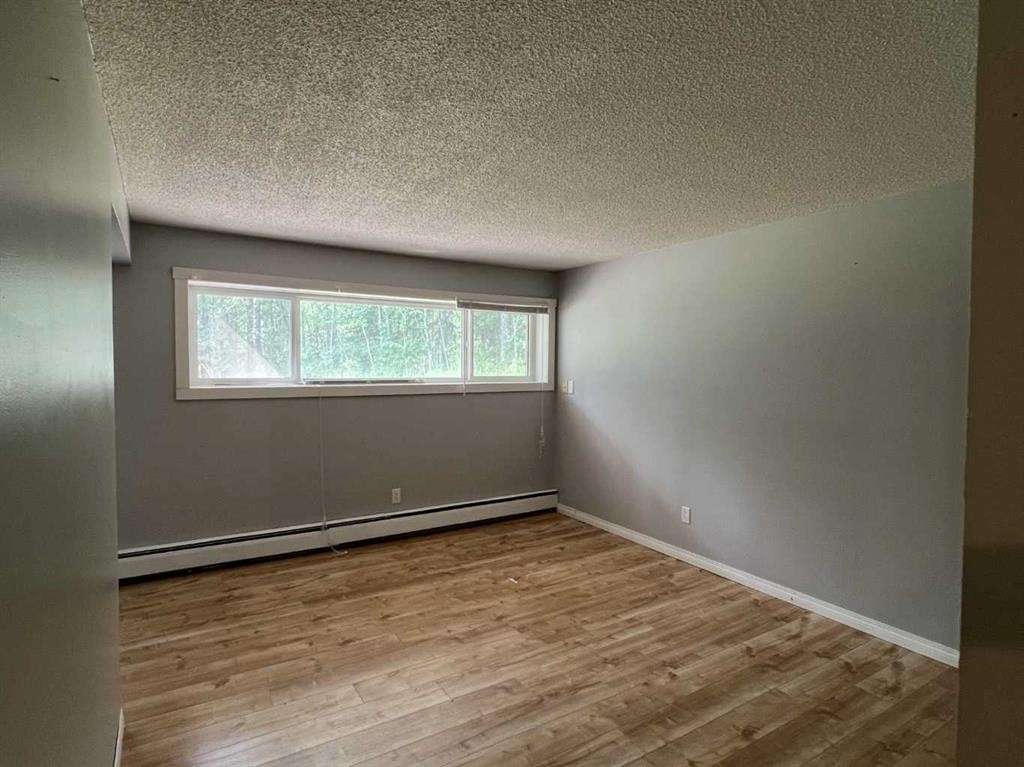 #2-506 41 Street, Edson, AB - Indoor Photo Showing Other Room