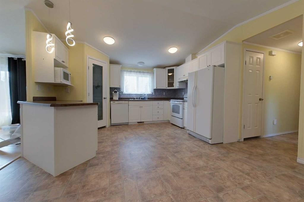 2692 Bambi St, Wabasca, AB - Indoor Photo Showing Kitchen