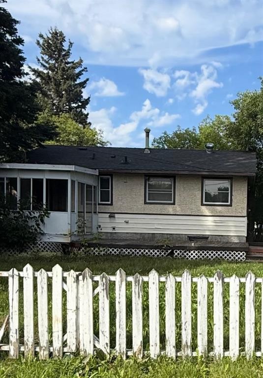 5423 46 Street, Whitecourt, AB - Outdoor