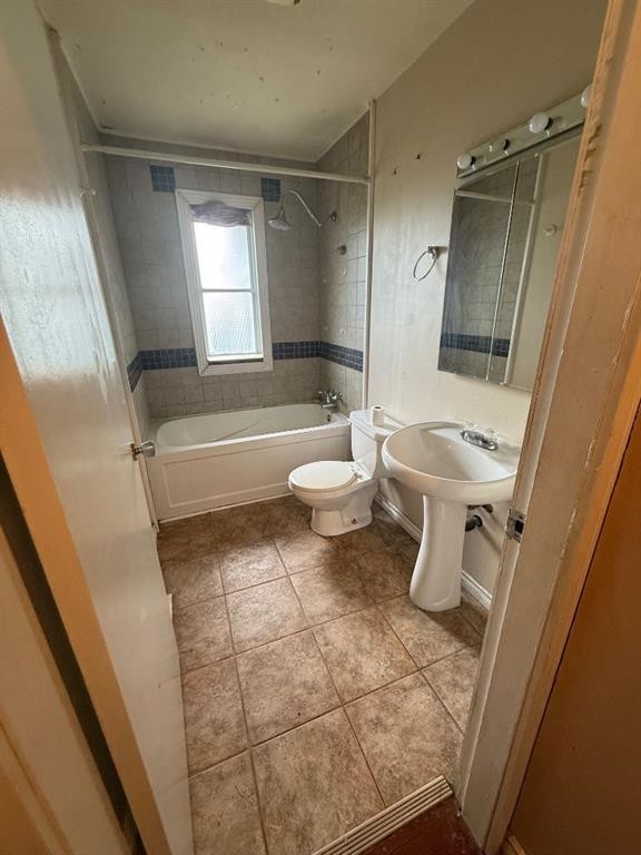 5423 46 Street, Whitecourt, AB - Indoor Photo Showing Bathroom