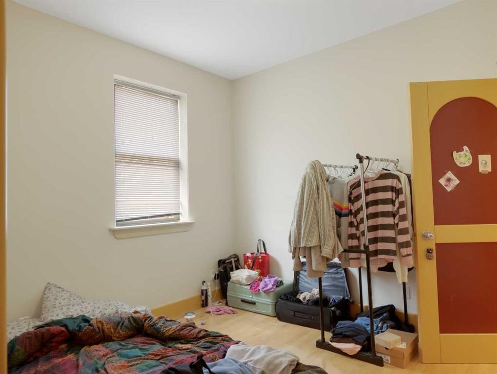 1621 1St Avenue, Canmore, AB - Indoor Photo Showing Bedroom