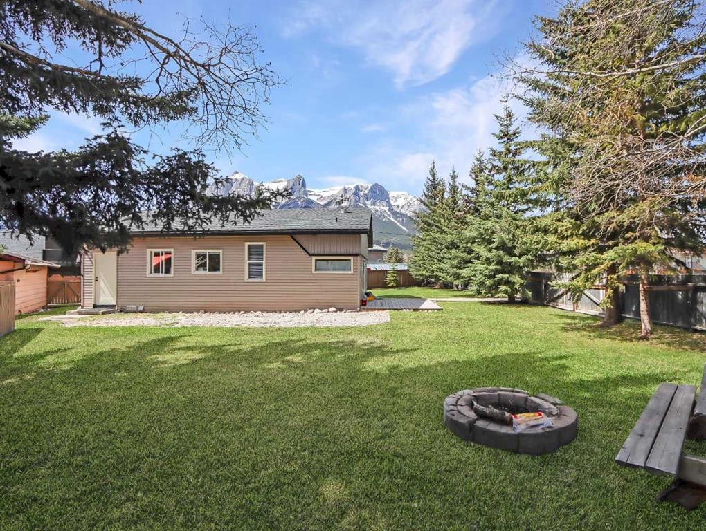 228 17Th Street, Canmore, AB