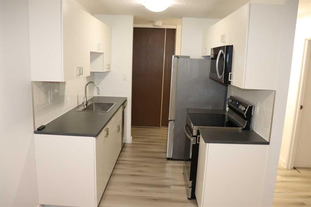 201A-5611 10 Avenue, Edson, AB - Indoor Photo Showing Kitchen