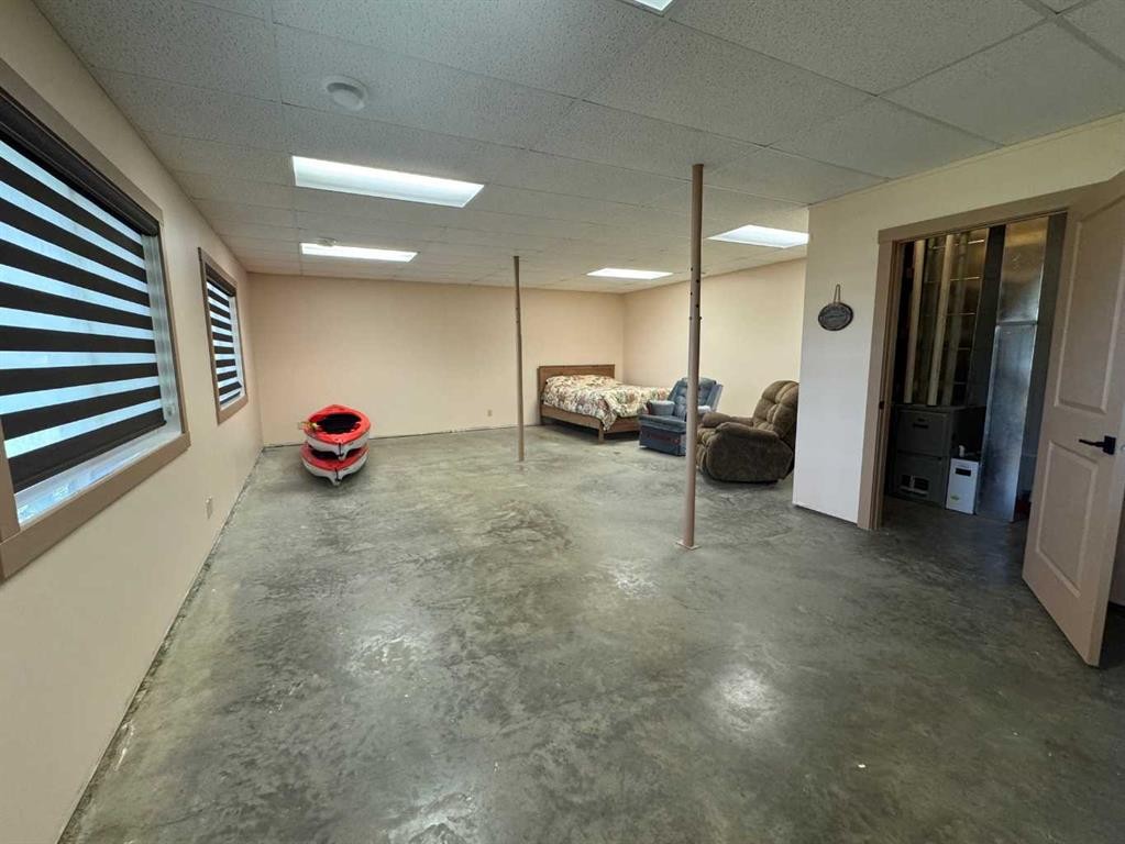 220 Lakeshore Drive North, Island Lake, AB - Indoor