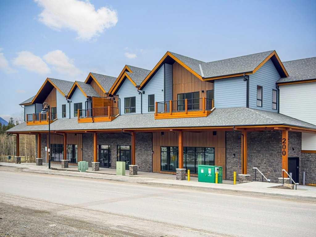 1217-200 2 Avenue, Dead Man'S Flats, AB - Outdoor