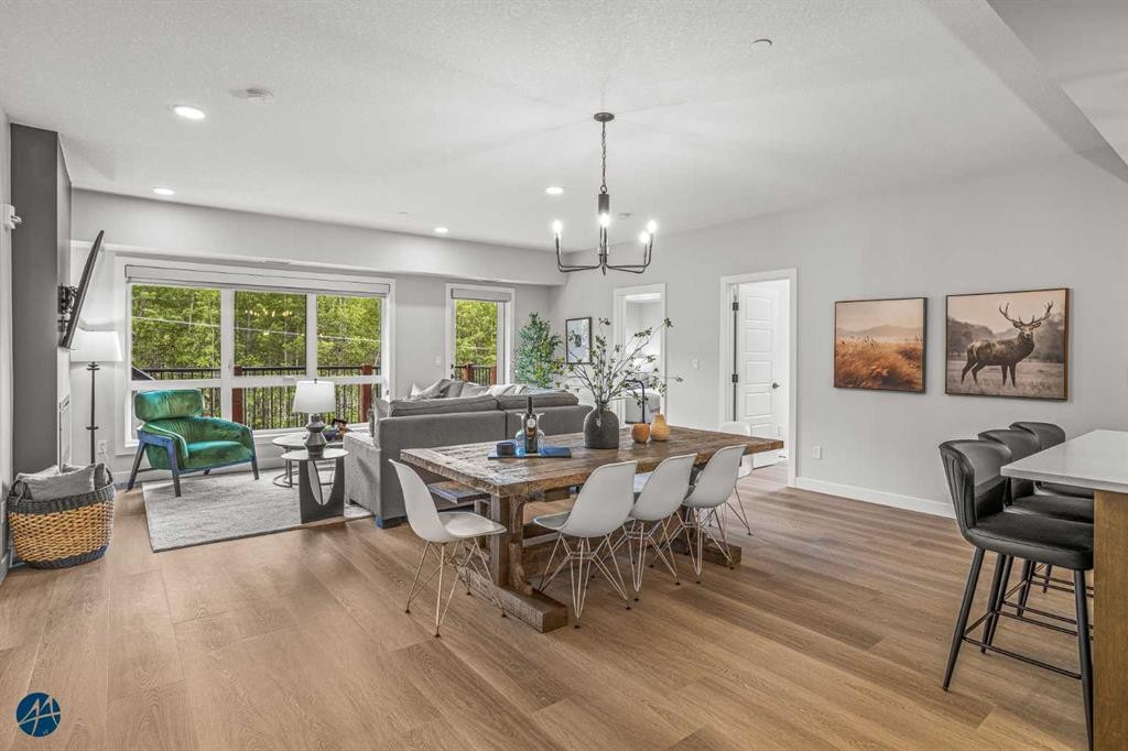 1217-200 2 Avenue, Dead Man'S Flats, AB - Indoor Photo Showing Dining Room