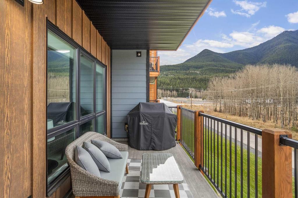 1217-200 2 Avenue, Dead Man'S Flats, AB - Outdoor With Deck Patio Veranda With Exterior