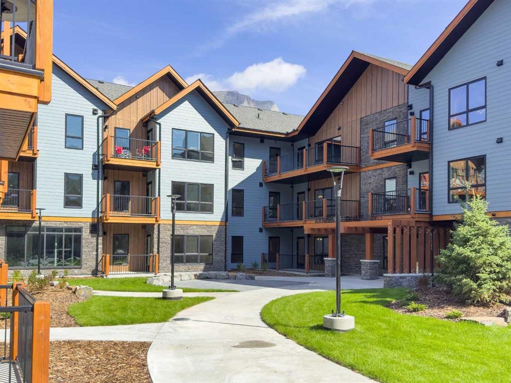 1217-200 2 Avenue, Dead Man'S Flats, AB - Outdoor With Facade