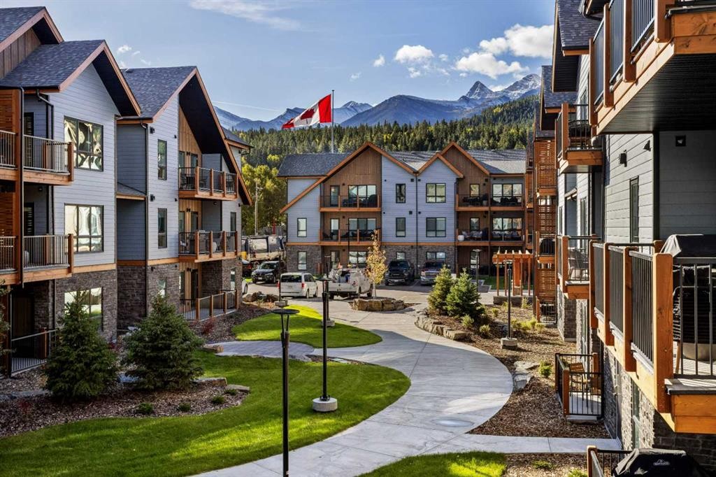 1217-200 2 Avenue, Dead Man'S Flats, AB - Outdoor With Facade