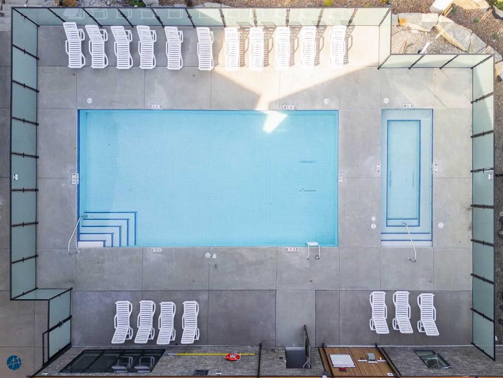 1217-200 2 Avenue, Dead Man'S Flats, AB - Indoor Photo Showing Bathroom