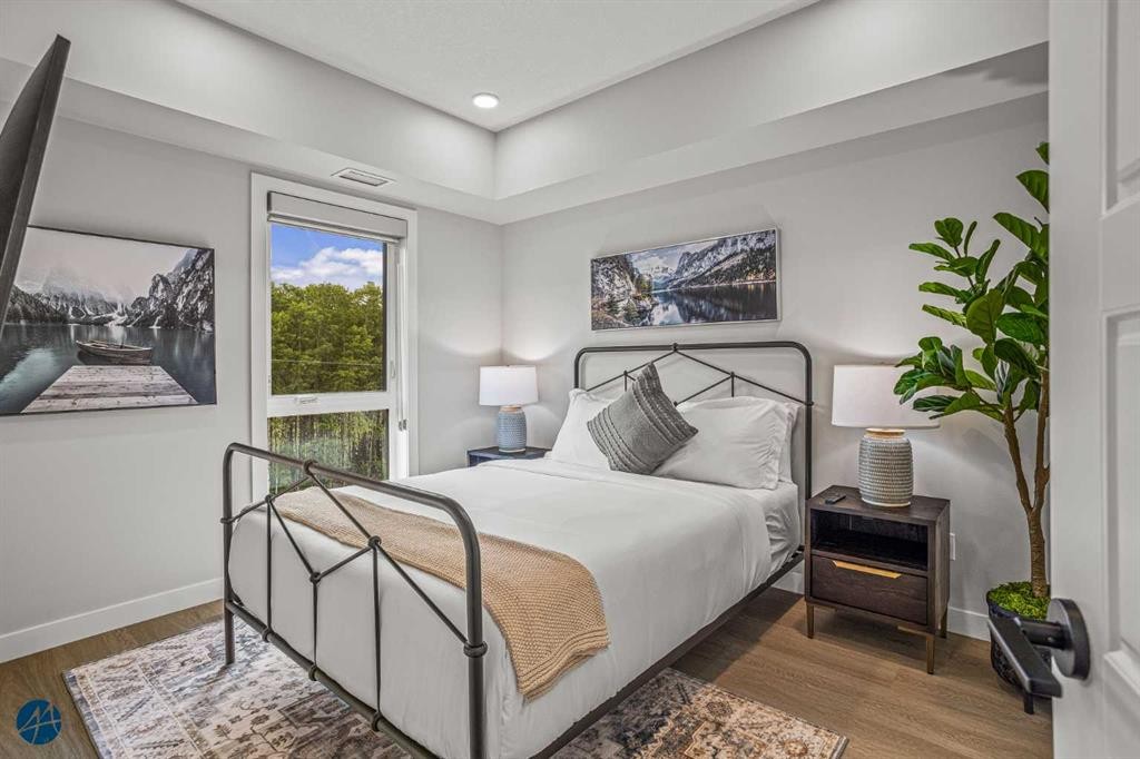 1217-200 2 Avenue, Dead Man'S Flats, AB - Indoor Photo Showing Bedroom