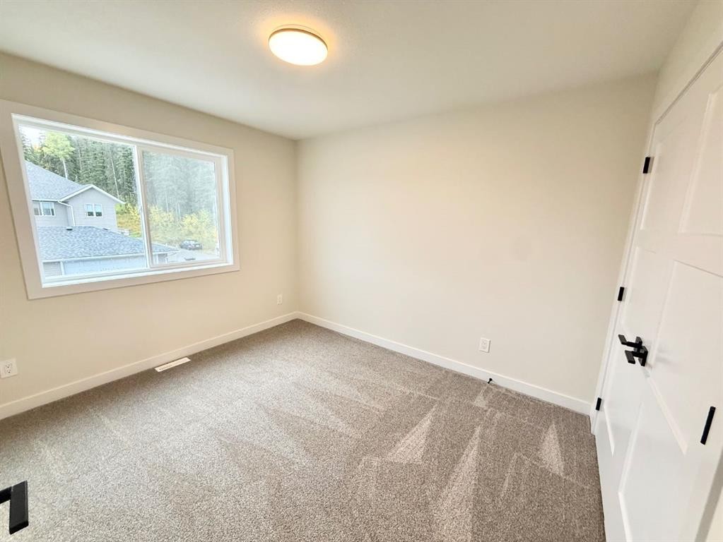 328B Boutin Avenue, Hinton, AB - Indoor Photo Showing Other Room