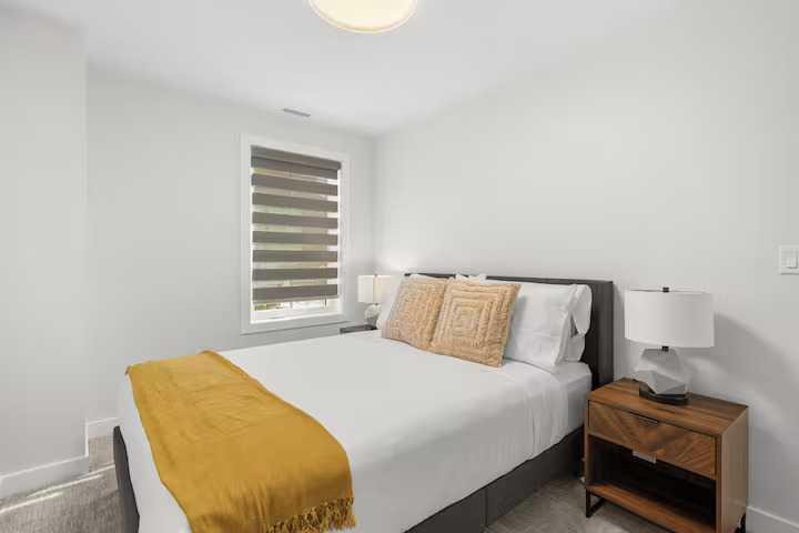 3-1717B Mountain Avenue, Canmore, AB - Indoor Photo Showing Bedroom