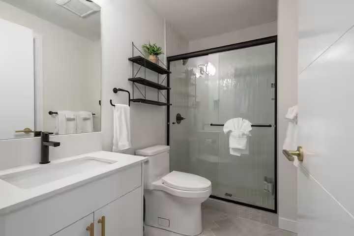 3-1717B Mountain Avenue, Canmore, AB - Indoor Photo Showing Bathroom