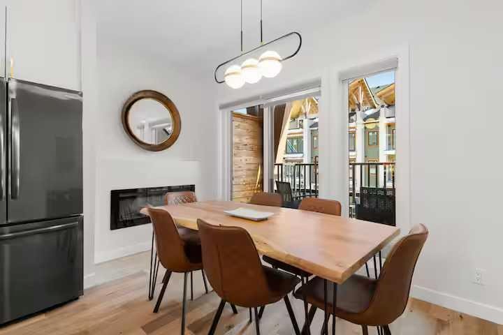 3-1717B Mountain Avenue, Canmore, AB - Indoor Photo Showing Dining Room