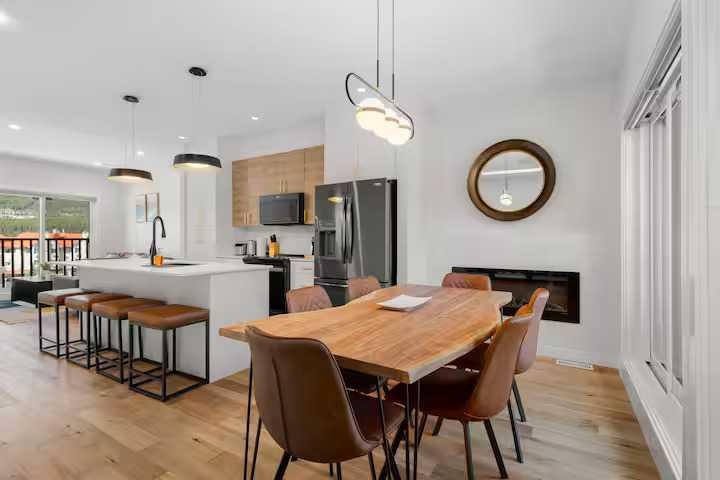 3-1717B Mountain Avenue, Canmore, AB - Indoor Photo Showing Other Room