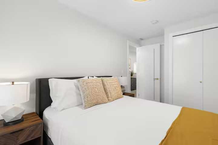 3-1717B Mountain Avenue, Canmore, AB - Indoor Photo Showing Bedroom