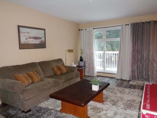 8-414 41 Street, Edson, AB - Indoor Photo Showing Living Room