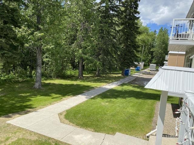 8-414 41 Street, Edson, AB - Outdoor