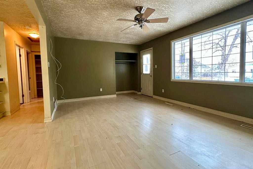 4806 51 Street, Mayerthorpe, AB - Indoor Photo Showing Other Room