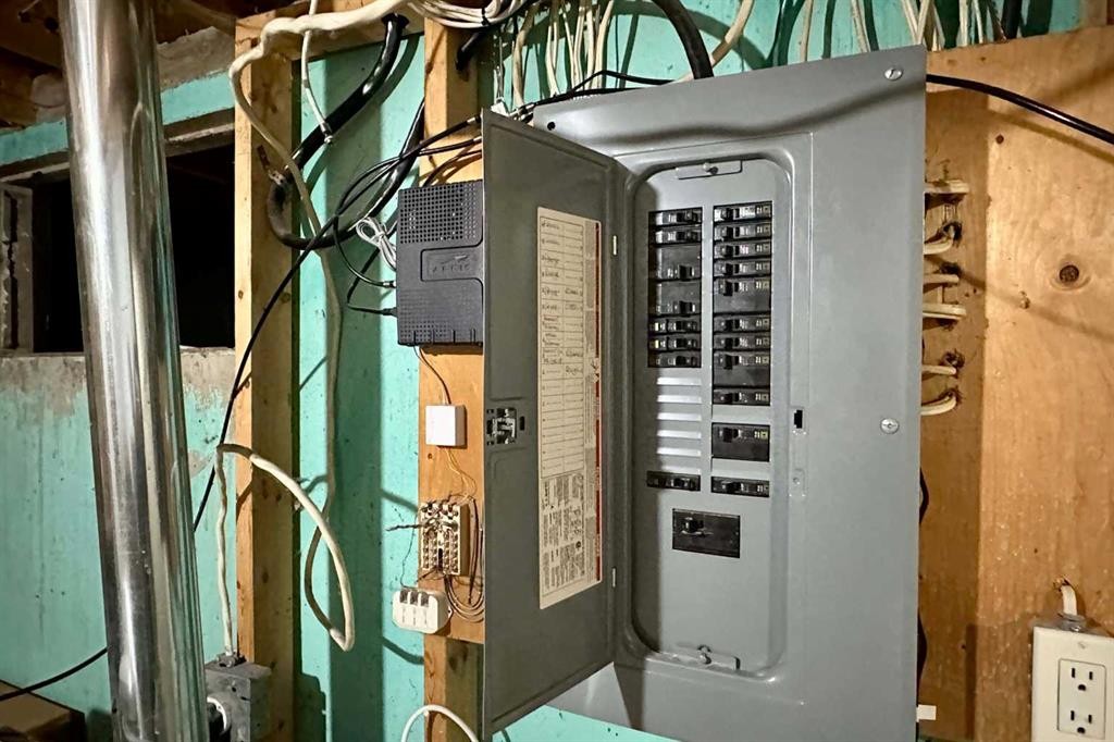 4806 51 Street, Mayerthorpe, AB - Indoor Photo Showing Other Room