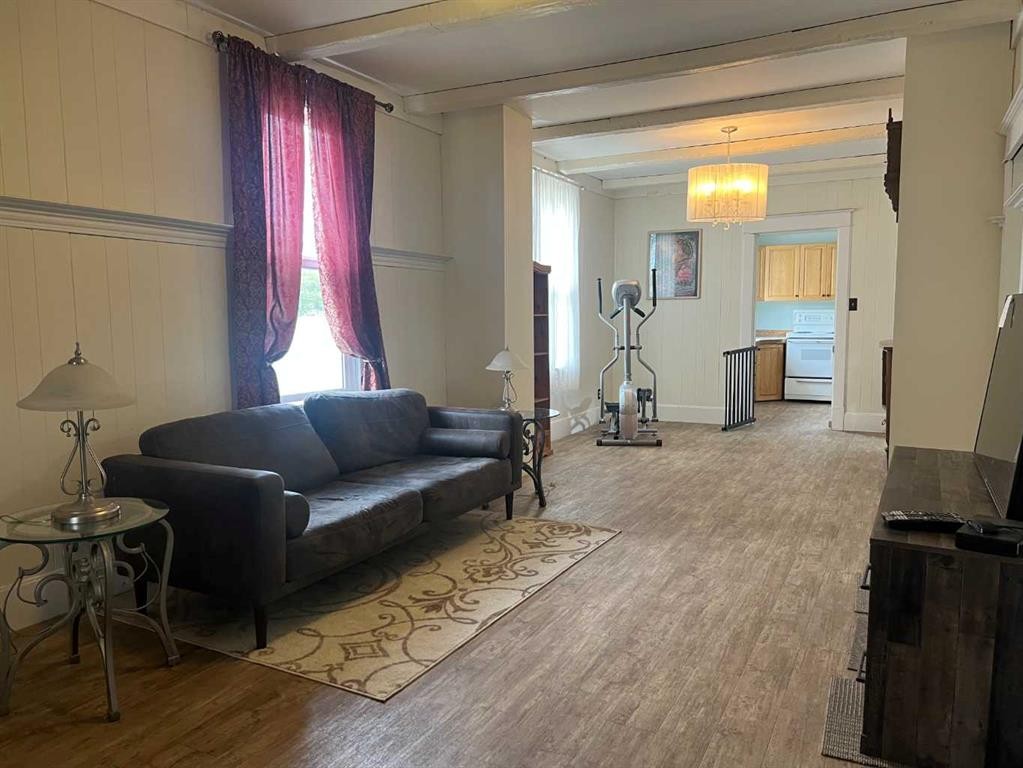 823 50 Street, Edson, AB - Indoor