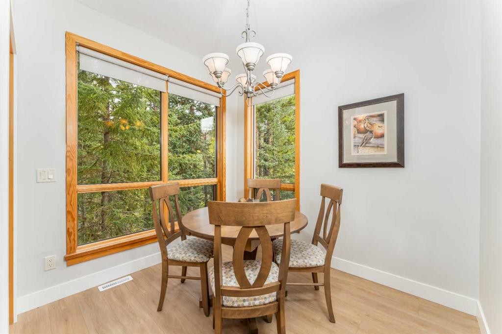 2-300 Eagle Terrace Road, Canmore, AB - Indoor Photo Showing Dining Room
