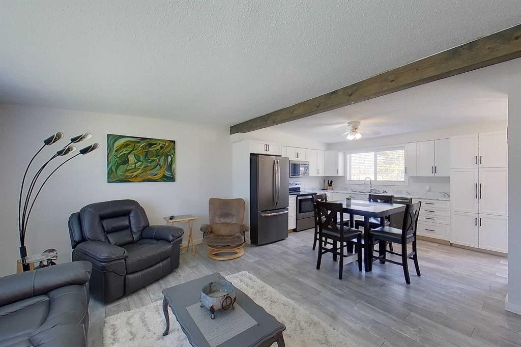 1014 10 Street, Smith, AB - Indoor