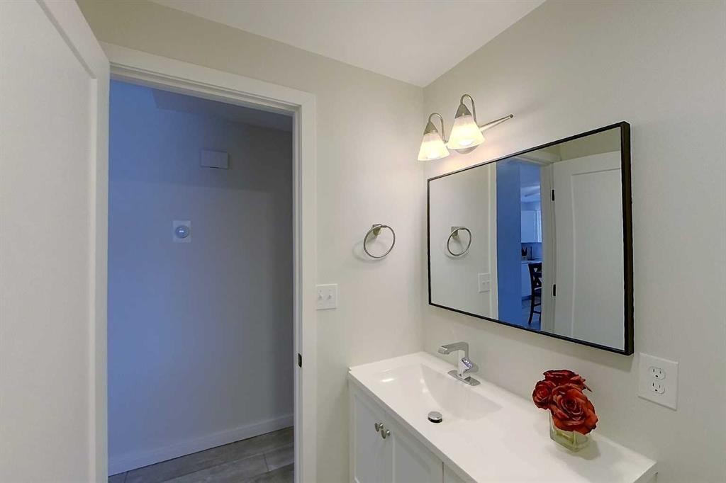 1014 10 Street, Smith, AB - Indoor Photo Showing Bathroom