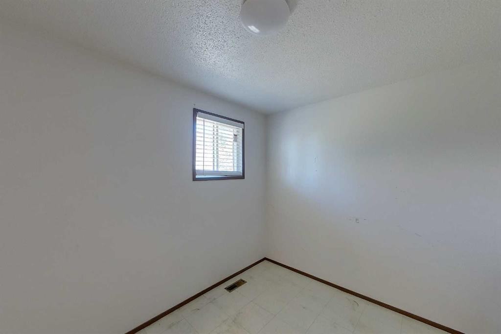 1014 10 Street, Smith, AB - Indoor Photo Showing Other Room
