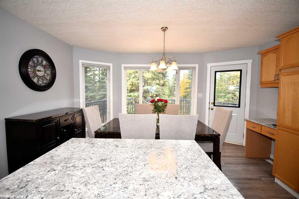 309 Eaton Drive, Hinton, AB - Indoor Photo Showing Dining Room