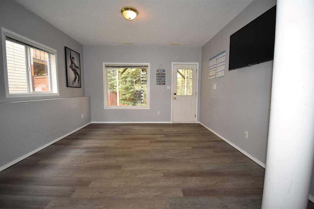 309 Eaton Drive, Hinton, AB - Indoor Photo Showing Other Room