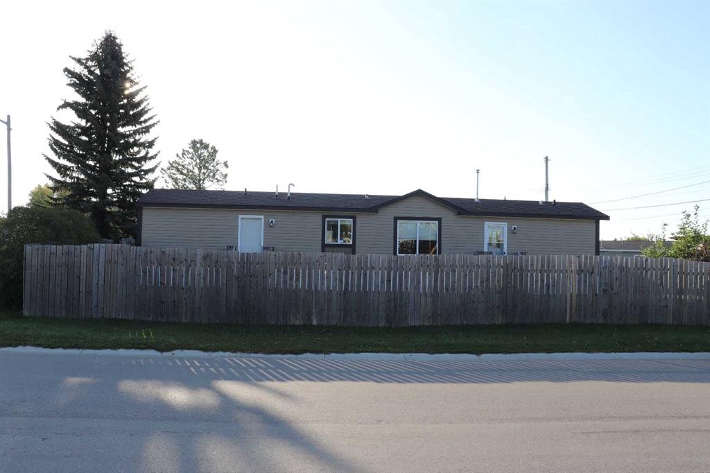 810 52 Street, Edson, AB - Outdoor