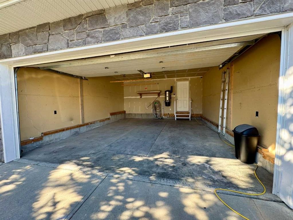 70 Glensummit Close, Cochrane, AB - Outdoor