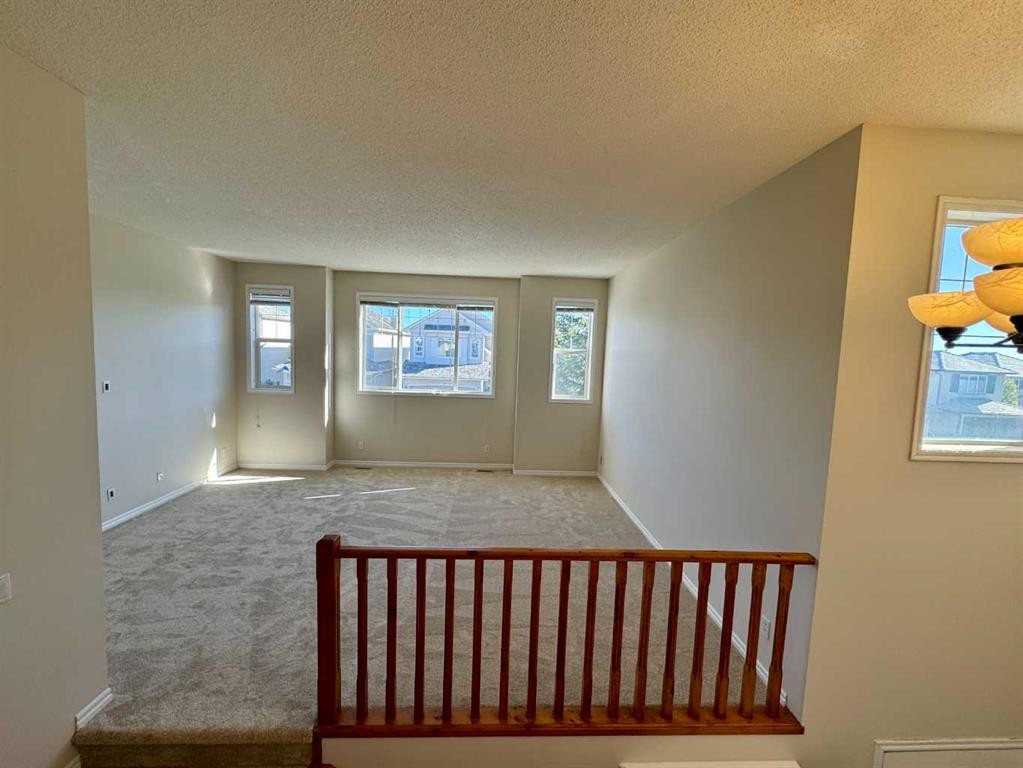 70 Glensummit Close, Cochrane, AB - Indoor