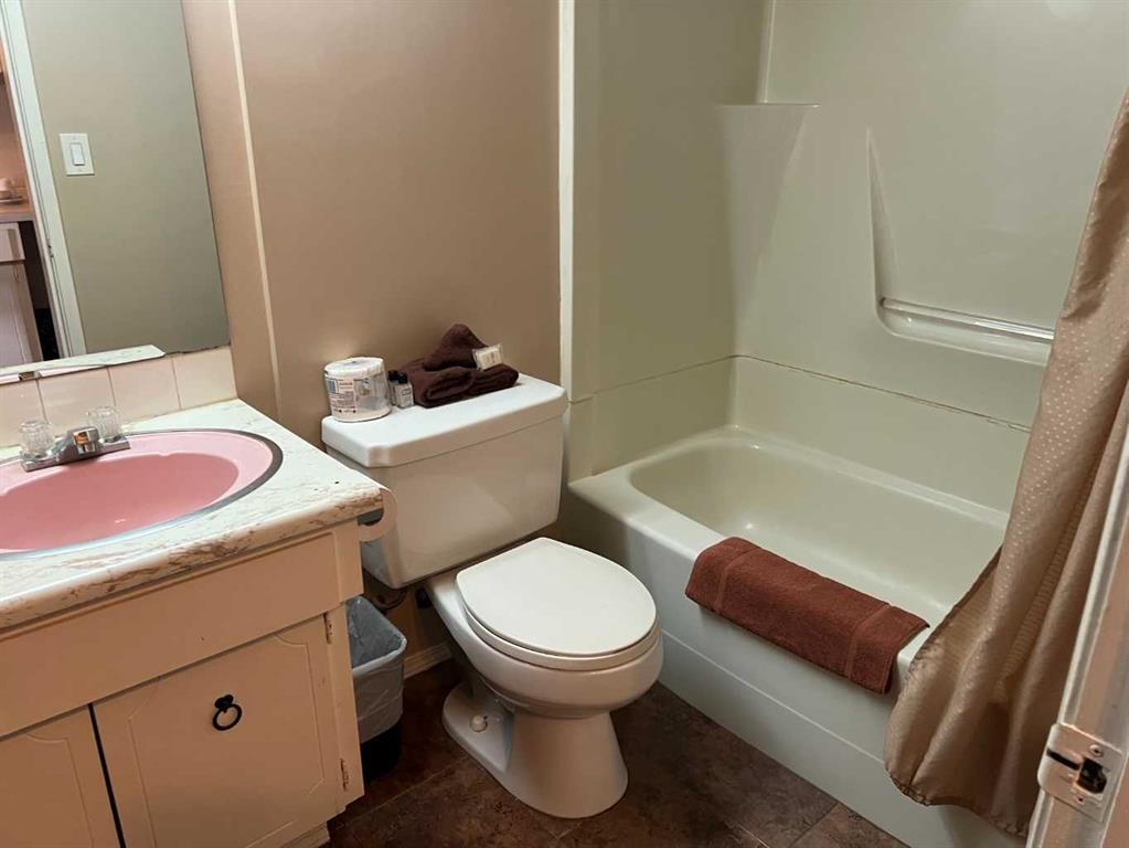 108 Highway Avenue, Fox Creek, AB