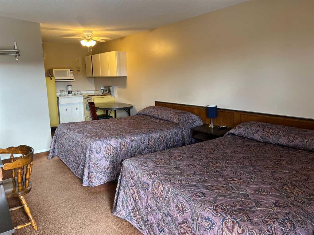 108 Highway Avenue, Fox Creek, AB