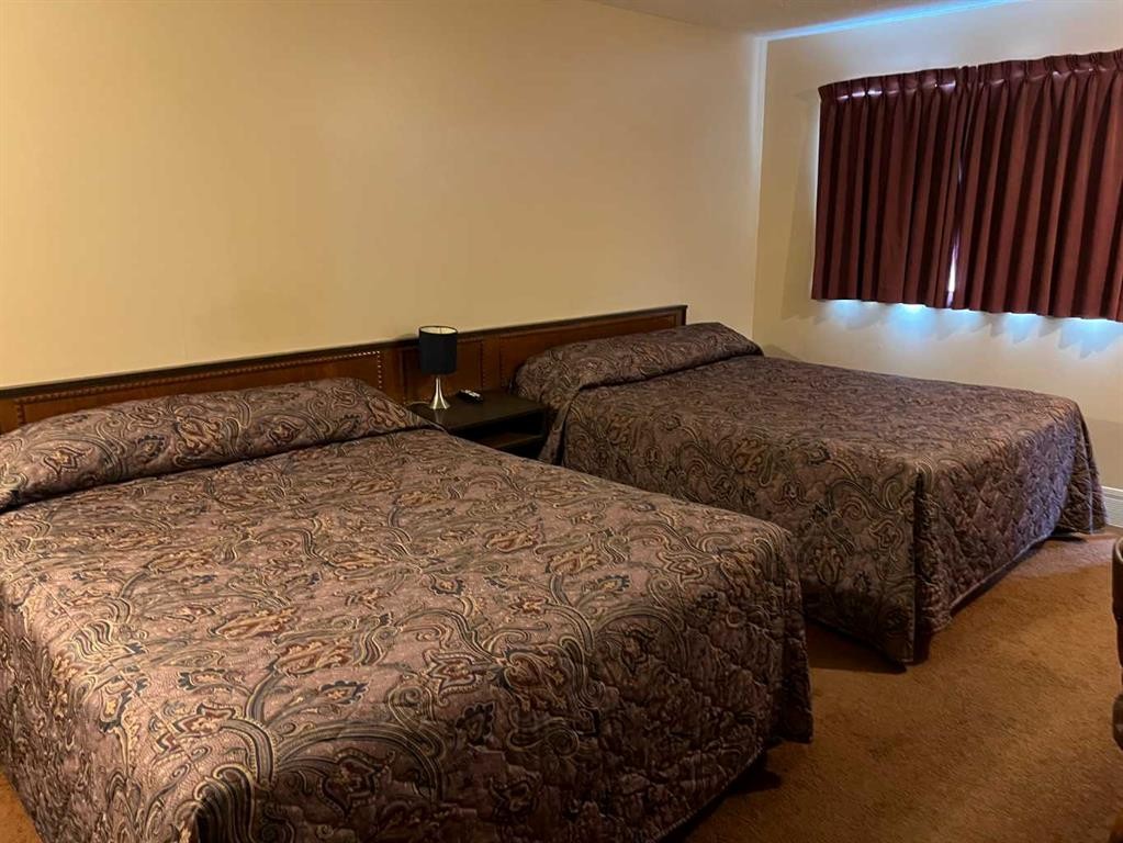 108 Highway Avenue, Fox Creek, AB