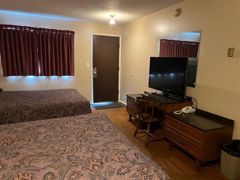 108 Highway Avenue, Fox Creek, AB