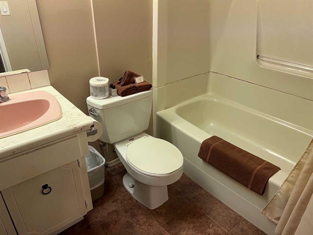 108 Highway Avenue, Fox Creek, AB