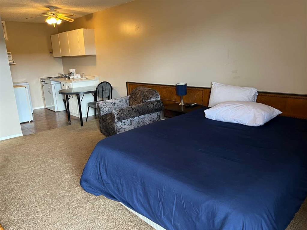 108 Highway Avenue, Fox Creek, AB