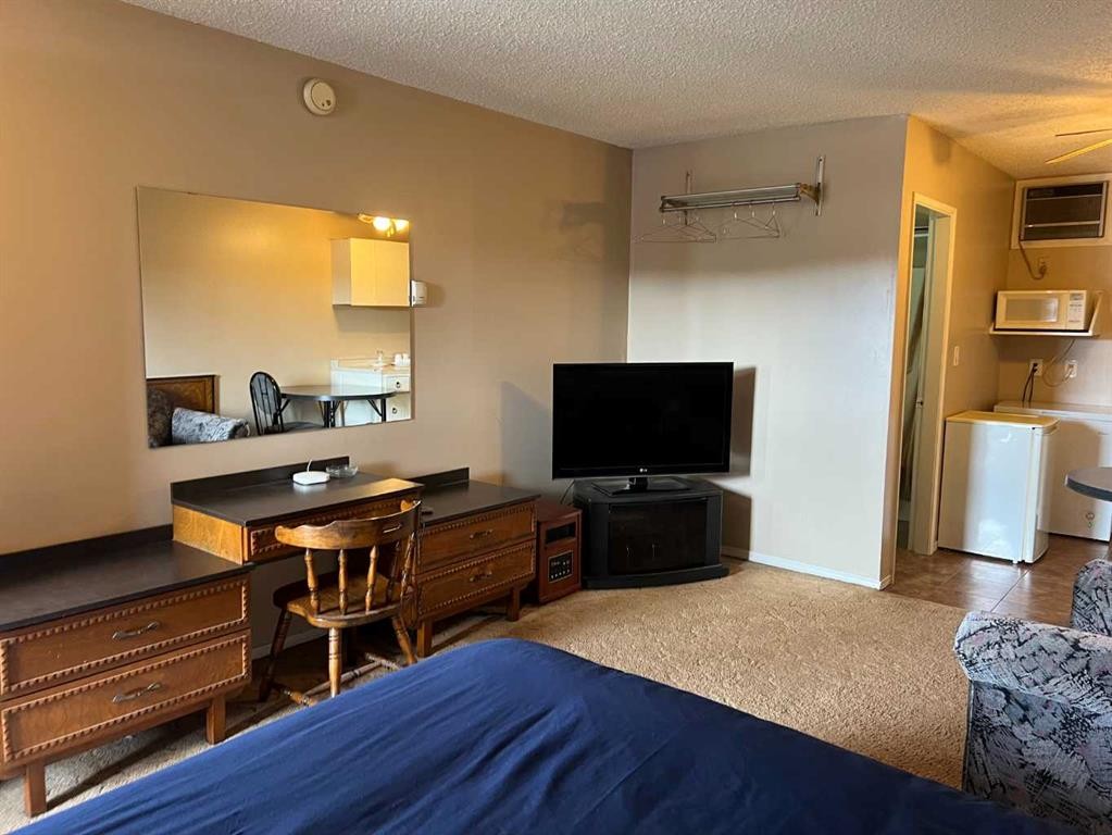 108 Highway Avenue, Fox Creek, AB