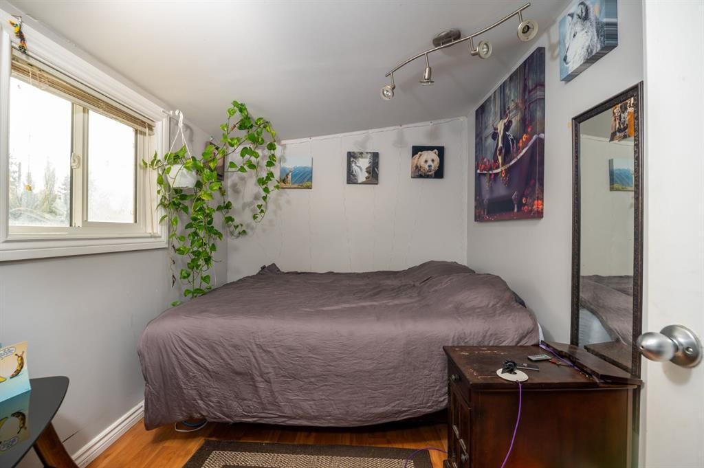 5204 51 Avenue, Colinton, AB - Indoor Photo Showing Bedroom