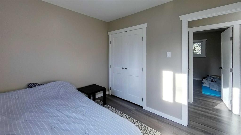 5309 Valley Road Street, Robb, AB - Indoor Photo Showing Bedroom