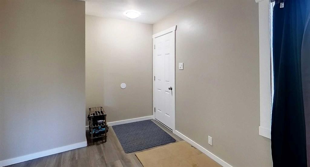 5309 Valley Road Street, Robb, AB - Indoor Photo Showing Other Room