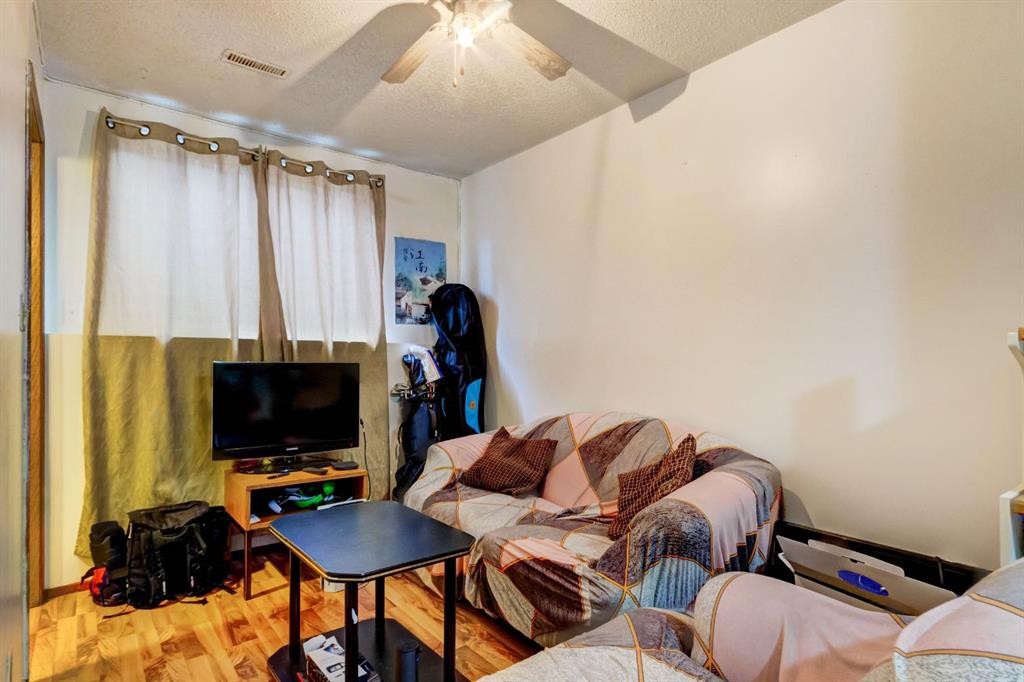 B-123 Grizzly Street, Banff, AB - Indoor