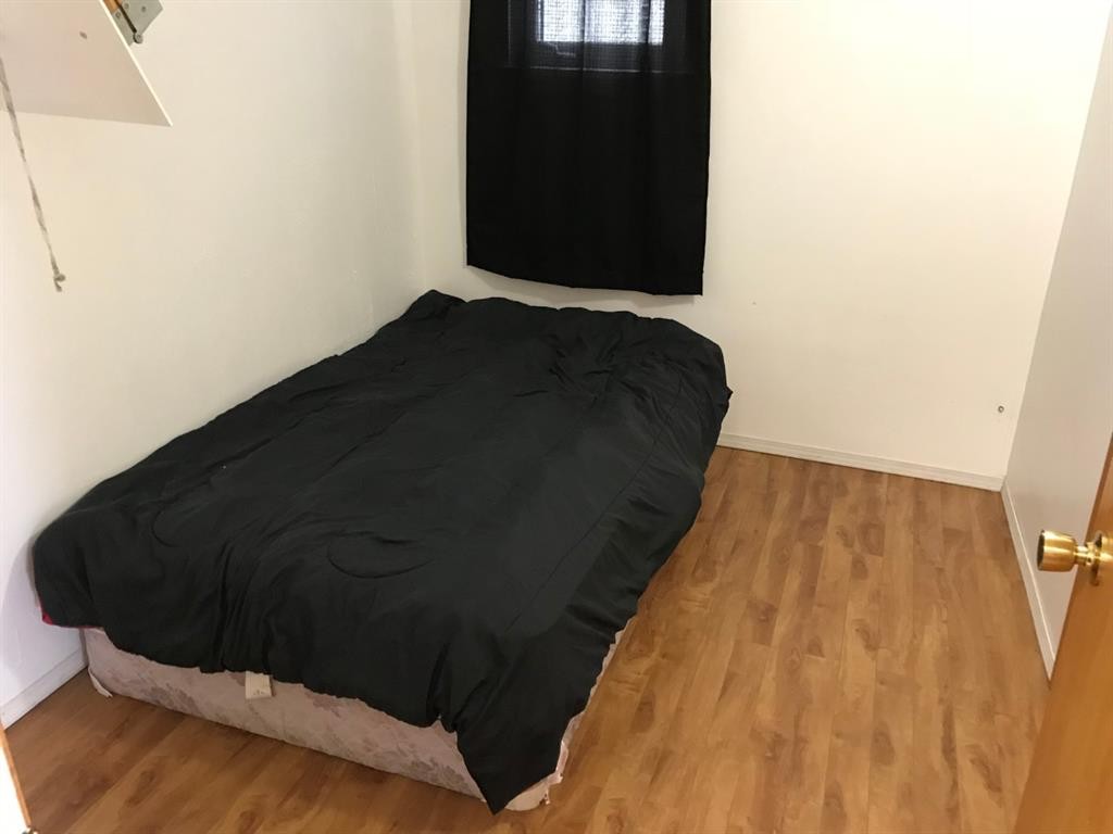 4725 5 Ave, Edson, AB - Indoor Photo Showing Bedroom