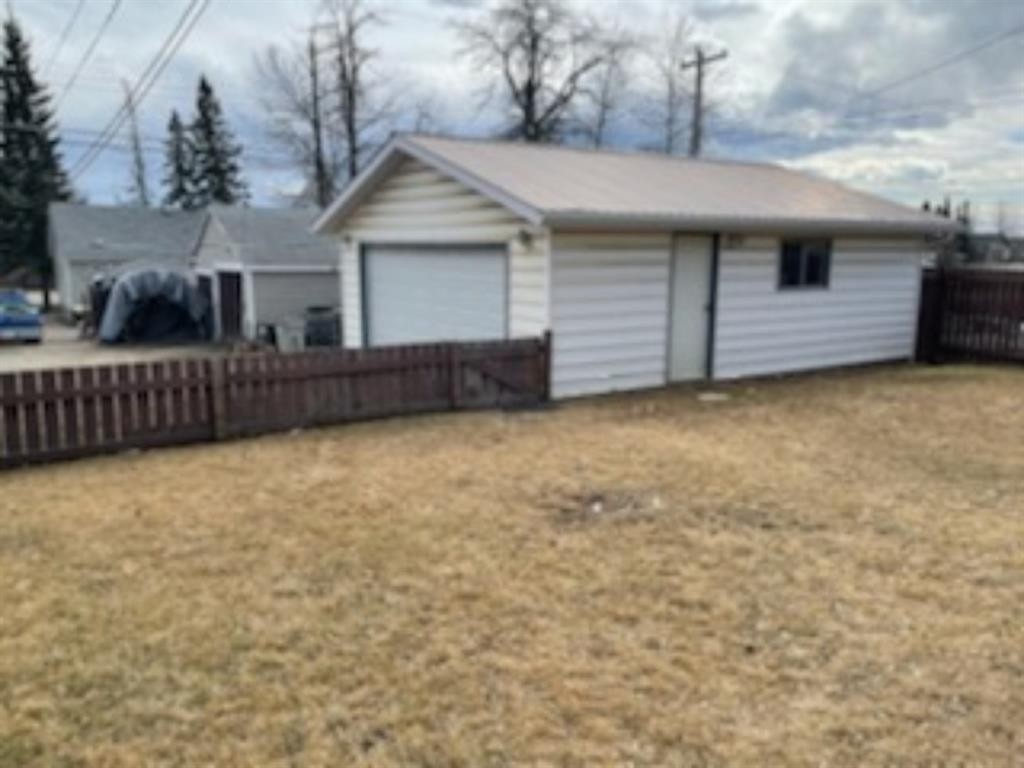 4725 5 Ave, Edson, AB - Outdoor