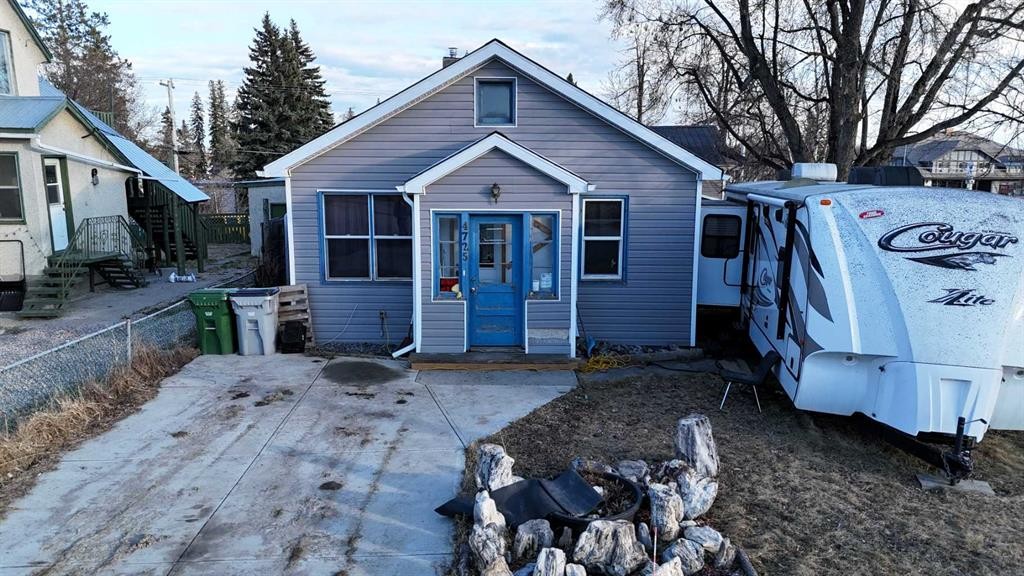 4725 5 Ave, Edson, AB - Outdoor With Facade