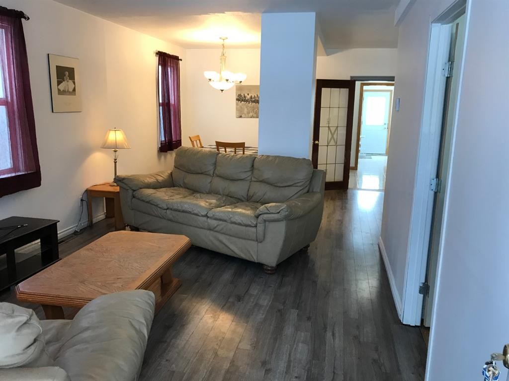 4725 5 Ave, Edson, AB - Indoor Photo Showing Living Room